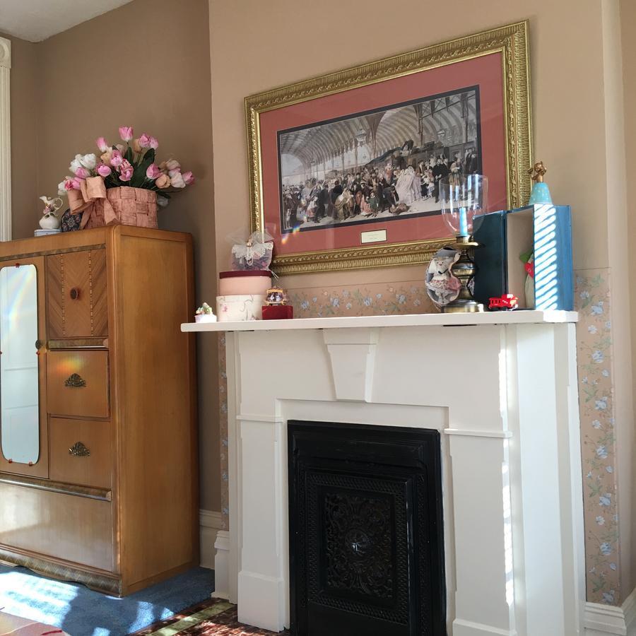 L&N Bed And Breakfast Ltd 亨德森 外观 照片